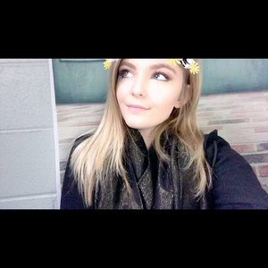 Meet your Posher, Hailey